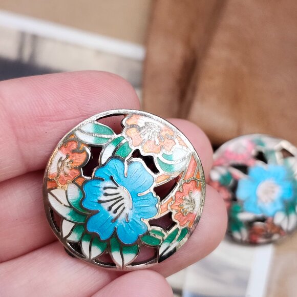 Vintage 1950's Pink & Blue Floral Cloisonne Clip-on Earrings - Picture 6 of 9